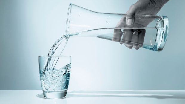 wassertrinken wasser gesund haut pickel abnehmen mychange bettina tissi fit und gesund schaffhausen schweiz